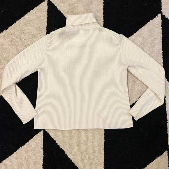 VINTAGE Turtleneck Sweater - Picture 4 of 4